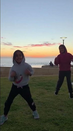 😎Chicken nugget dance😃😎 #shorts#shortsfeed#viral#crazy #shortvideo #trending #chicken nugget dance