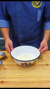 Nagyon finom habkönnyű túrófánk Részletes recept RG Konyhája youtube csatornámon a hozzászólásoknál a link megtalálható. Recept: 50 dkg túró 2 db tojás Reszelt citroméj 80 g kristály cukor 1 EK tejföl 2 cs vaníliás cukor Nagy csipet só 1 csomag sütőpor 25 dkg finomliszt Sütés bő olajban #túrófánk #fánk #fordulósfánk #rgkonyhája #fánkrecept | RG Konyhája