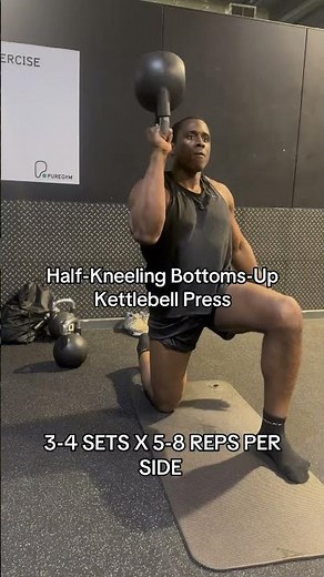 Why Oleksandr Usyk Trains With Upside Down Kettlebells? #boxingtraining #oleksandrusyk #shorts