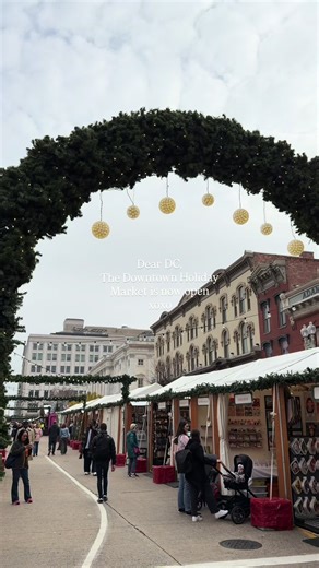 Downtown DC Holiday Market is officially open for the season with 119 local vendors, artisans, & food favorites (including 23 new vendors)! 📍Penn Quarter-Chinatown (F Street NW between 7th & 9th Streets) 🗓️ Nov. 21-Dec. 23, 2025 ⏱️ 12pm-8pm Mon - Thurs ⏱️ 11:00am-9:00pm Fri-Sat ⏱️ 11am-8pm Sun #downtowndc #holidaymarket #dc #washingtondc