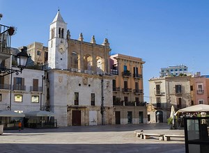 Piazza Mercantile (Merchant Square) in Bari, Italy