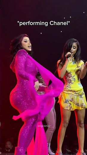 when Tyla SURPRISED Cardi B's crowd on stage #celebrity