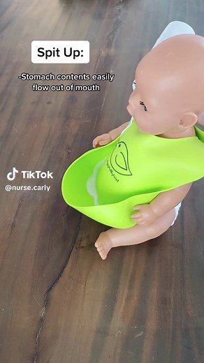 The difference between baby spit up and vomiting 🤮 ❓This is a very common concern among parents- how can I tell if this is spit up or not, it seems like a lot! 💚 Infants have an immature esophageal sphincter, which is what keeps our stomach contents down. This means that milk flows back up easily, called “reflux”. It is normal for your baby to spit up after feeding. Most will outgrow reflux between 9-12 months. 💚 Some babies may experience a more serious form of reflux, called gastroesophagea