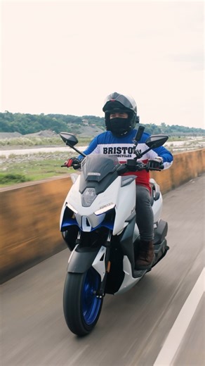 Power and lightness in every ride with the highway-legal Bristol Zontes 400M. | Bristol Motorcycles