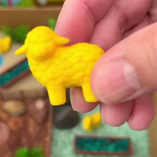 Farm Diorama Fun: Exploring Textures with Yellow Toys! 🐷🏜️ #PinoyKidsChannel
