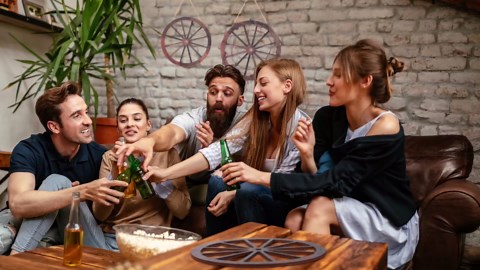 Meneng Wagon Wheel Western Decor: Wild West Theme Cowboy Home Party Wall Decorations Set - Rustic Wooden Farmhouse Cartwheel for Farm Yard Garden