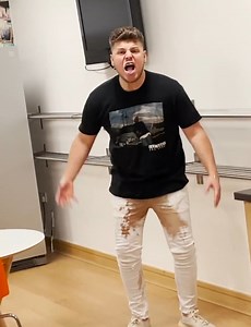 1M views · 2.4K reactions | Shouldn't have worn white jeans  | Ben Phillips | Facebook