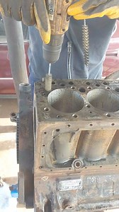 We have a Mercedes Benz ADE engine overhaul loading. Today we did the final cleaning of the cylinder block and head , we can't wait to start putting everything together. #promercauto #vehicleservicexcellence #syntheticmovement #badanimalsbaaad #funwithbelts | Shinda El Gong