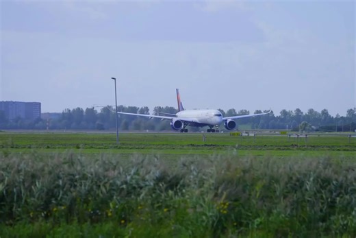 Stunning Airline Takeoff and Landing Moments