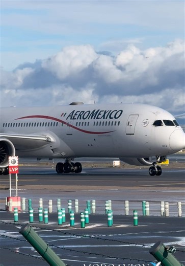 AEROMÉXICO BOEING 787 Dreamliner #aviacion #frases #españa #dios #madrid @Aeroméxico