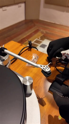 338K views · 4.2K reactions | “Unveiling a true icon of analog engineering—the Michell Gyro SE. Precision, elegance, and timeless performance, straight out of the box.”Available at @michellaudiomanila by @soundsanctumph #MichellAudio #MichellGyroSE #TurntableUnboxing #VinylCommunity #HiFiAudio #HighEndAudio #Turntable #VinylSetup #AudiophileLife #MadeInUK #AnalogSound #SoundSanctum | Sound Sanctum | Facebook