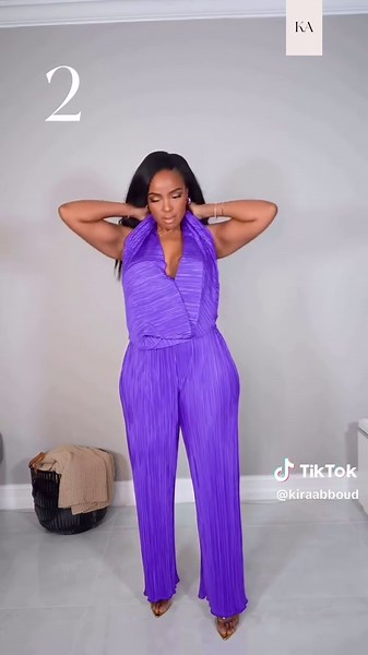 Fashion Hacks: 4 Stylish Ways to Tie a Top