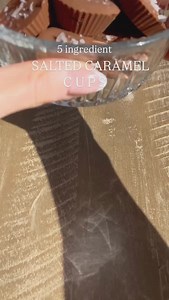 Salted Caramel Cups - 5 ingredients and so easy to make ! Nutritionist Approved ✅ Thank you @carleypatterson.nutrition for this amazing easy and delicious treat! Here is what you’ll need for 24 mini cups: 1/2 cup vegan chocolate - you want approx 2 tsp. of melted chocolate per cup. 10 pitted Medjool dates 1 cup hot water 3/4 cup milk of choice 1 tsp. vanilla 1 tsp. salt Remove the pits from your dates. Add the dates to a bowl with 1 cup water and let them soak for at-least 20-30 minutes. This al