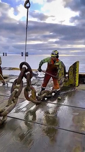 Exploring the Anchored Ship in the Ocean