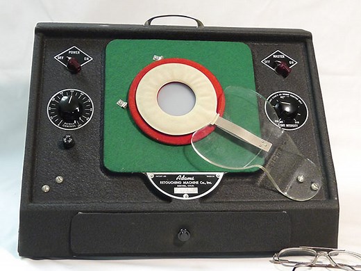 This Adams Retouching Machine Helped Old School 'Photoshoppers' Touch Up Negatives by Hand