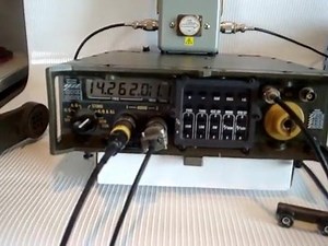 Callpac PRC-2000 demonstration 7216 vistas LifeIsTooShortForQRP 4450 suscriptores Publicado el 9 sep. 2010 This is the PRC-2000 "Callpac" military tactical manpack radio, made by Philips M.E.L. in the UK. Early versions of this radio were used in the Falkland war by the British troops. Shown here is a late production model. The radio covers the HF band from 1.6MHz to 30 MHz in 100 Hz steps in the modes USB, LSB and data. Larger steps can be programmed. HF output power is 4 watts (low power) or 2