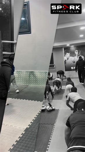 Spark Fitness Club on Instagram: "🥊Club Kick boxing chaque lundi et jeudi🔥 Groupe 1 : 4-6 ans à 17h30 Groupe 2: 7-14 ans à 18h30 Groupe 3 (Adultes): 15 ans et plus à 19h30 #KickBoxingKids #sparkkids"