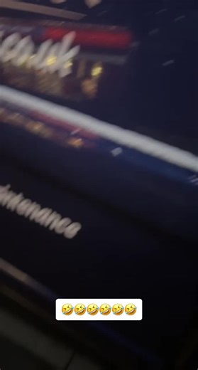 Yeovil got about half a gram of snow 🤣❄️😎 #funny #fyp #snow #snowday #roofers #roofing #roofinglife