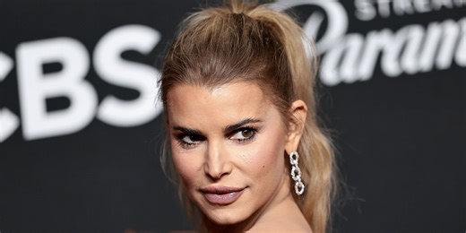 Jessica Simpson Turns Heads in a Mini LBD With Dramatic Feather Sleeves and a Gen Z-Approved Hairstyle