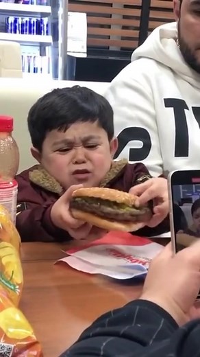 Burger 🍔 (abdu_rozik/IG) | Hasbulla