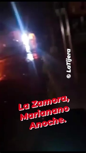 PROTESTAS POPULARES EN MARIANAO DURANTE OTRA NOCHE DE APAGÓN La Zamora, La Habana | Cuba— Vecinos del reparto La Zamora, en el municipio Marianao, salieron anoche a las calles para manifestarse contra la dictadura castrista, en medio de una nueva jornada marcada por apagones prolongados, hambre y condiciones de vida cada vez más precarias. Según testimonios recibidos en la redacción de La Tijera News, la protesta se produjo tras varias horas sin servicio eléctrico, en un contexto de escasez de a