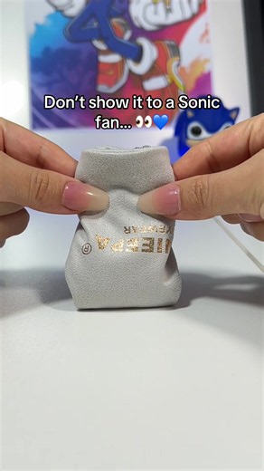 Holographic Sonic Cube 🤩💙 #sonicthehedgehog #sonic #sonicedit #sonicfan This is a Holographic cube of Sonic
