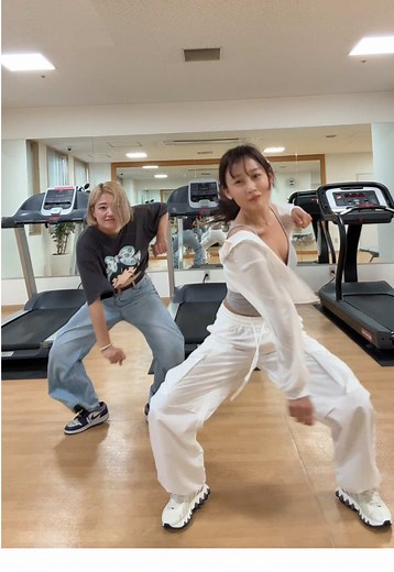 ダンスレッスン：ペアダンスの基本を学ぼう