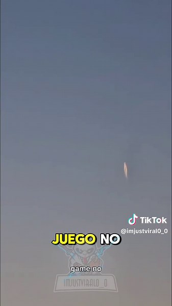 Strange lights appear in the sky; is it an alien spaceship? 👽🛸 #viralvideotiktok #viralmeme#viralvideo#viralsensation#trending#hot#explore#foryou#fyp#viralcontent#mustsee#catchy#funny#memes#likе #instagood