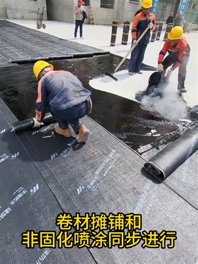 The best way for three people to work together on a construction project.#waterproofing #waterproof #constructionlife #teaching #construction #Waterproofmembrane #waterproofingmembrane