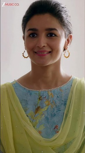 #AeWatan #Raazi #AliaBhatt #VickyKaushal #SunidhiChauhan #SEL #Gulzar #PatrioticSong #shorts