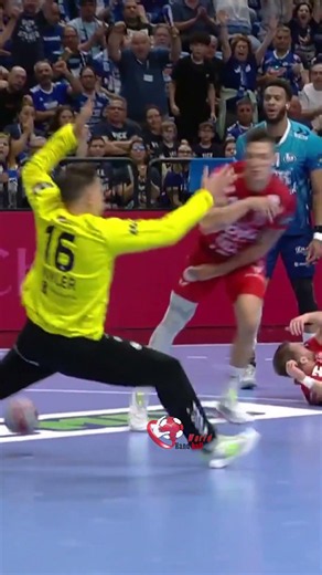 Fighting until the last second. Pure respect to Roland Mikler! 🫡🔥 #handballworld #handball