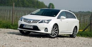 Toyota Avensis III Wagon Facelifting - silniki, dane, testy • AutoCentrum.pl