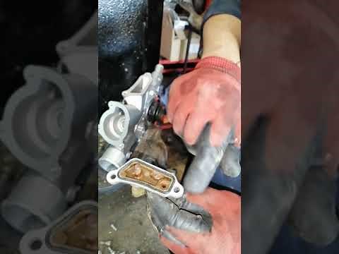 Fuite eau opel astra (remplacer pompe à eau), Water leak opel astra, water pump replacement