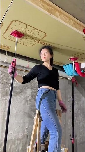 Unbelievable! Women's Strength: Lift a Heavy Board Overhead