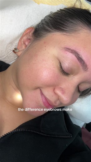 Transform Your Look with Perfectly Threaded Eyebrows