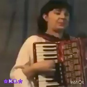 963K views · 37K reactions | Acordeonistul... Un vechi acordeon...