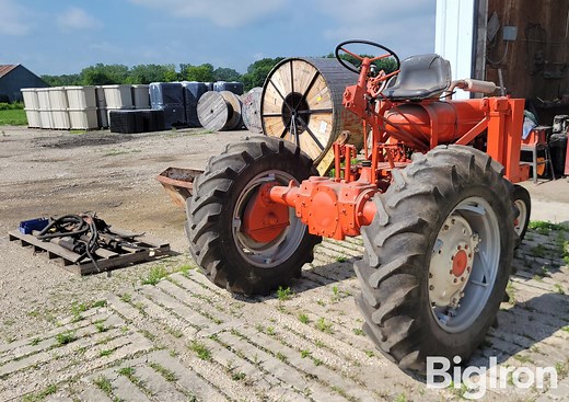 Allis-Chalmers WD 2WD Reversed Tractor W/Loader | Agriculture