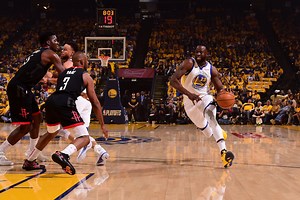 Warriors Film Room: The Draymond Green screen, dive, catch and lob is destroying defenses