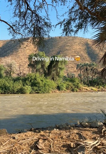 📍Namibia What driving in Namibia can look like. Follow me for more travel tips in Namibia. #namibia #namibie #roadtrip