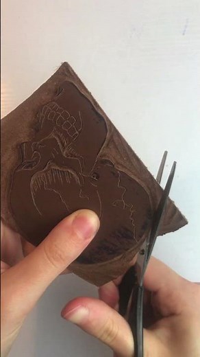 Linoldruck Schädel Part 3- Handarbeit mit Messer&Linoleum