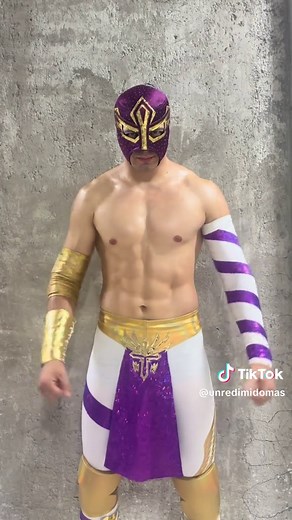 Angemon evoluciona a MagnaAngemon en Lucha Libre