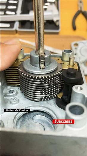 ASMR RKL-10 ROSENGRENS LOCK #asmr #mallusafecracker #locksmiths #youtubeshorts #satisfying