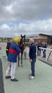 86K views · 799 reactions | Aujourd’hui à Marseille-Borely Jean-Pierre Dubois  debriefe l’arrivée de Keen On Me 磊 et Karaka Wood 賂 de la 3e course du programme, le Prix Paris-Turf  | ParisTurf | Facebook