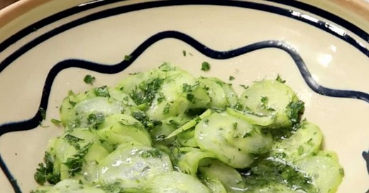 8 recettes de salades de concombre classiques ou originales