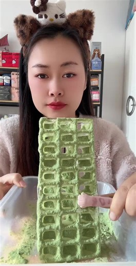 ASMR Ice Eating Sounds: Relaxing Frozen Treats