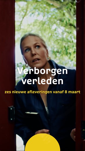 Vijftien jaar geleden, op 26 september 2010, werd de eerste aflevering van Verborgen Verleden uitgezonden met actrice Monique van de Ven. In de meer dan 125 daaropvolgende afleveringen liet de serie keer op keer zien hoe kleine familiegeschiedenissen verweven zijn met de grote geschiedenis. ❣ ￼ Uit alle hoeken van de wereld kwamen zowel koningen en keizers als bedelaars, vondelingen, goochelaars en straatmuzikanten aan bod. In het nieuwe seizoen gaan naast Hadewych Minis, Sybrand van Haersma Bum