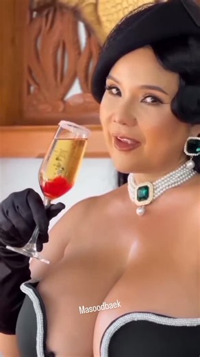 masood baek on Instagram‎: "سلام دوستان ⚘️دوستان سلام ⚘️ کلیپ جدید اهنگ ورقص 🌺🙏🏻🤞🌹🌺⚘️ #خاننده#خواننده #دختر #اهنگ # 🎶🎶🎶🎶🎶🎶🎶🎶🎶🎼🎵🎺🎶🎸🎶🎷🎶🥁🎶 🎻🎶 #قدیمی #شاهرخ#اکسسوری #اکسپلور_اینستاگرام #راننده_خانم #راننده_اتوبوس_خانم #معین #شاهرخ #آه #اه #ترانه #ترانه_شاد#ماشین#رانندگی#سنگین #تبریز #بندری #بهترین پست جدید🎶 #موسیقی_سنتی #موسیقی_ایرانی #آهنگ_جدید #اهنگهای_خاطره_انگیز #عاشقانه_ها #غمگین #کنسرت #کلیپ_جدید #کلیپ_عاشقانه . ."‎