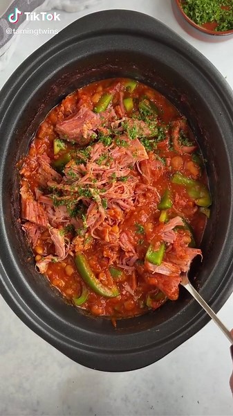 Delicious Slow Cooker Gammon Recipe with Potato Wedges and Baked Beans