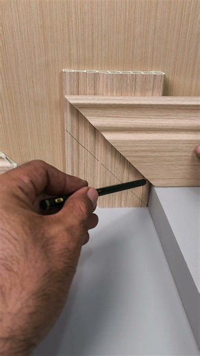 Simple Way to Join Baseboards at Different Heights #Woodworking #Carpentry #Baseboard #Joinery #diy