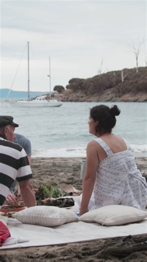 Nothing like a fresh scallop meal right on the beach! Join us for an all-new episode of A Girl's Guide To Hunting, Fishing, and Wild Cooking 📺: RFD-TV TONIGHT, 9 PM ET 💻 : RFD-TV Now App Stream Episodes Any Time | RFD-TV